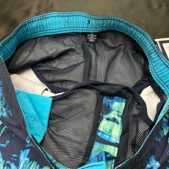 NWT Men’s Blue Patterned Swim Trunks.  Size L. - Picture 8 of 9